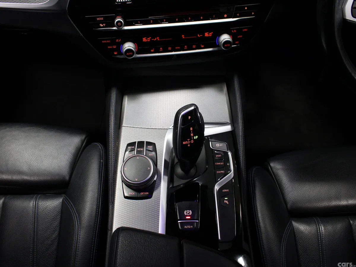 BMW 5-Series Saloon, Petrol Plug-in Hybrid, 2019, Black