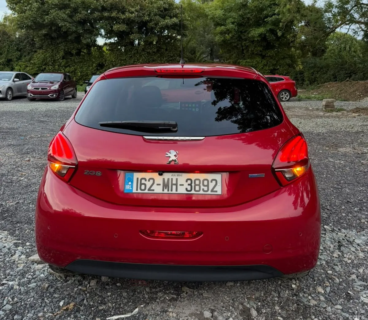 Peugeot 208 Hatchback, Petrol, 2016, Red
