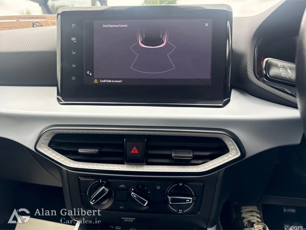 SEAT Arona Hatchback, Petrol, 2024, Black