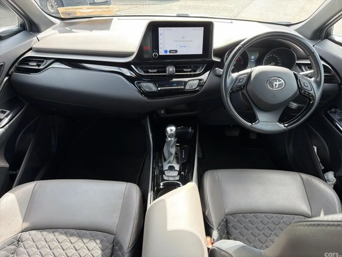 Toyota C-HR SUV, Petrol Hybrid, 2022, White