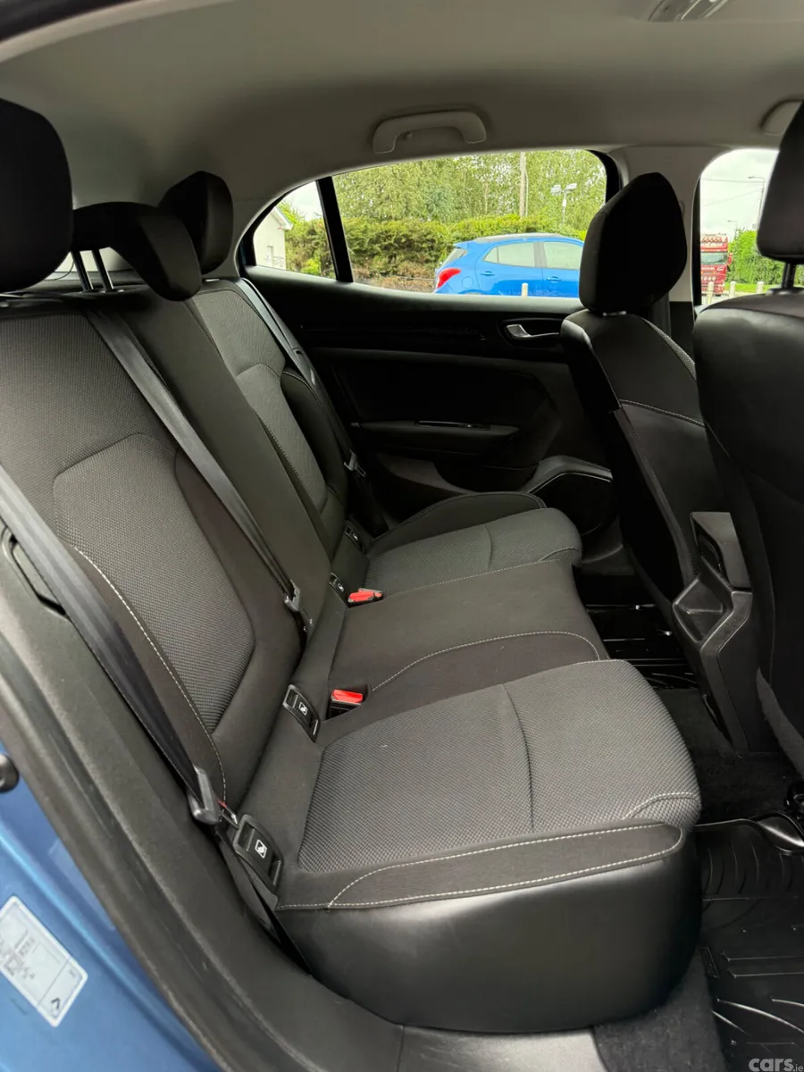 Renault Megane Hatchback, Diesel, 2018, Blue