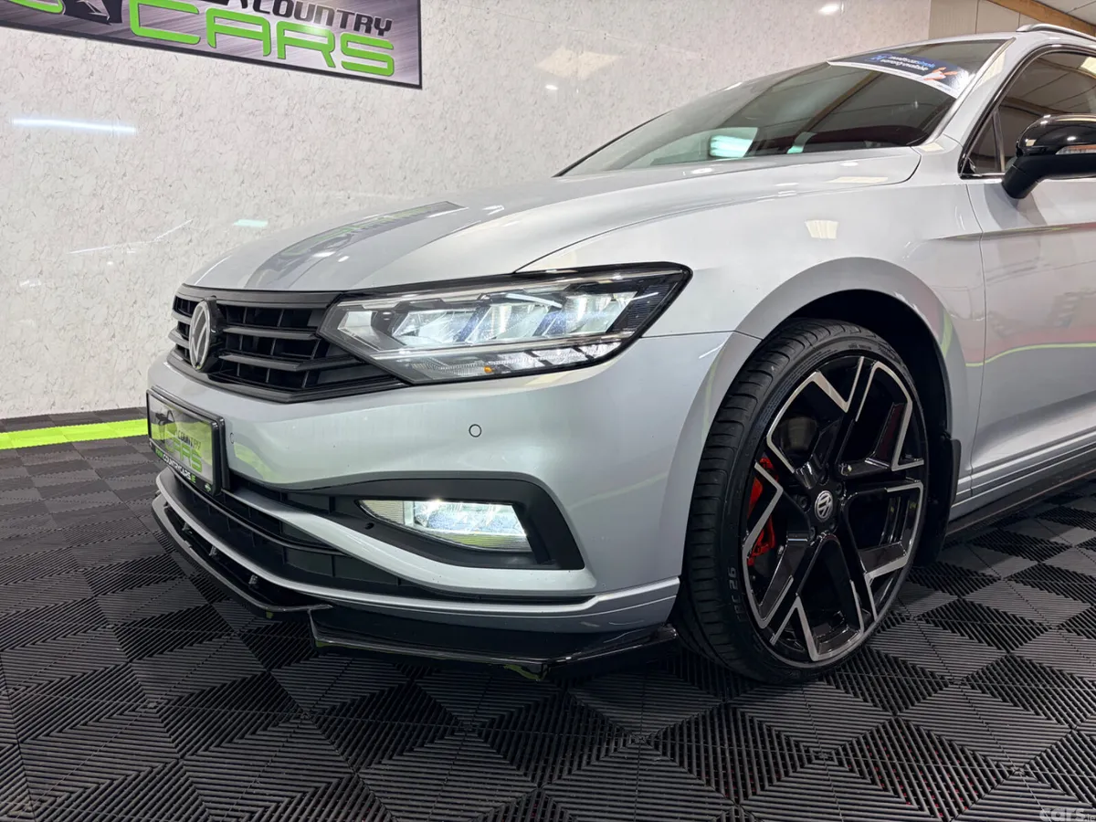 Volkswagen Passat Estate, Diesel, 2022, Silver