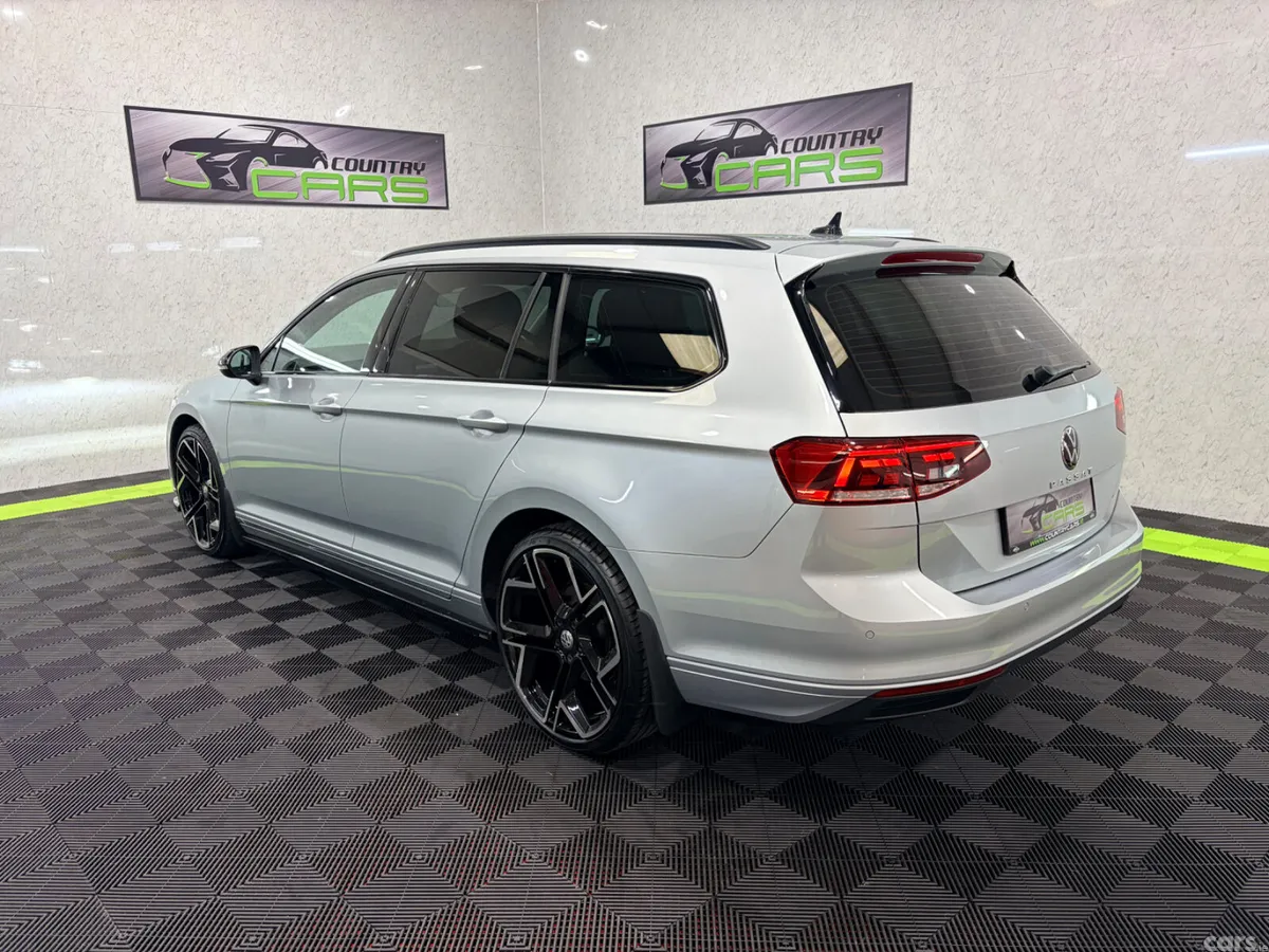 Volkswagen Passat Estate, Diesel, 2022, Silver