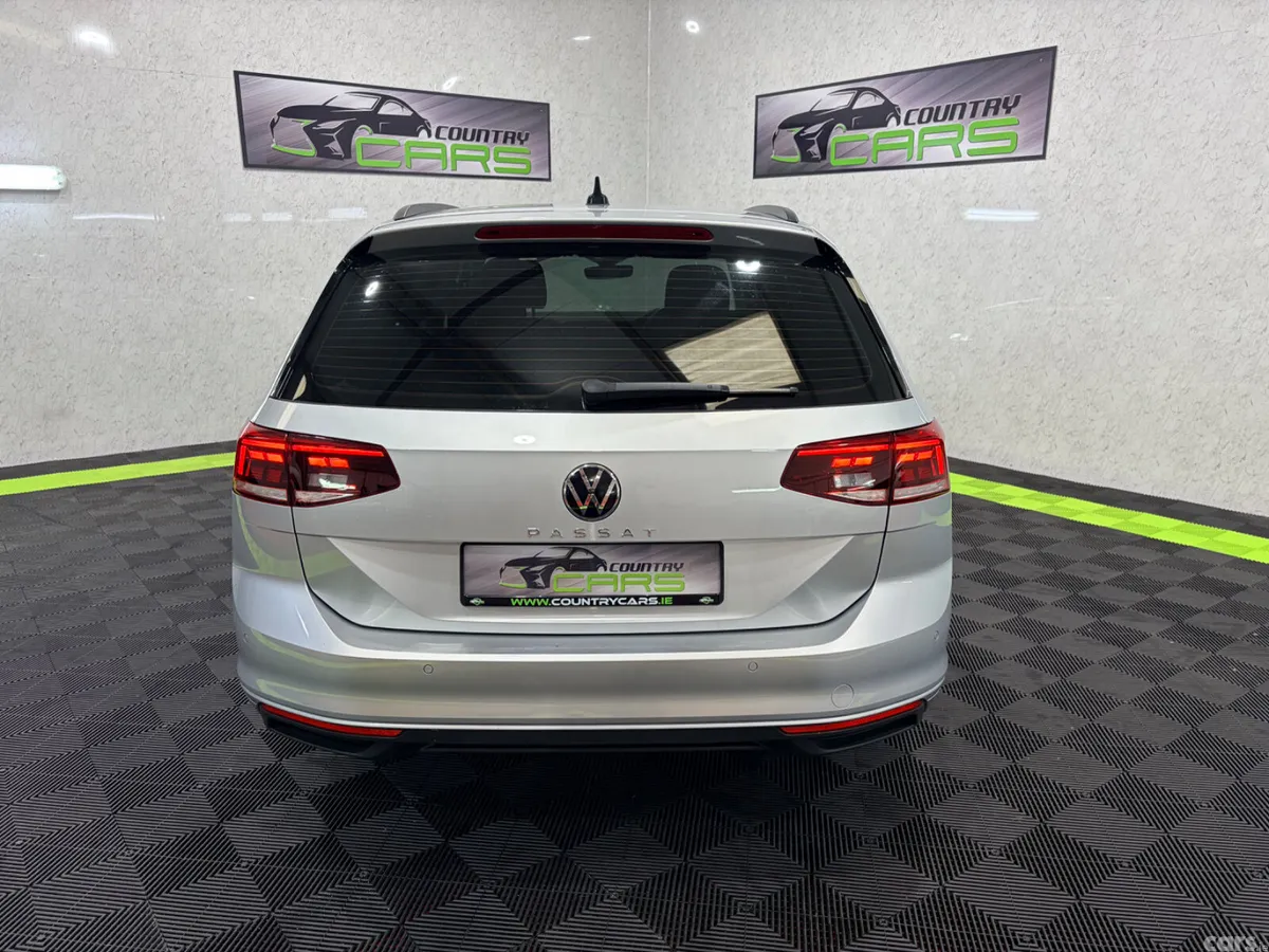 Volkswagen Passat Estate, Diesel, 2022, Silver
