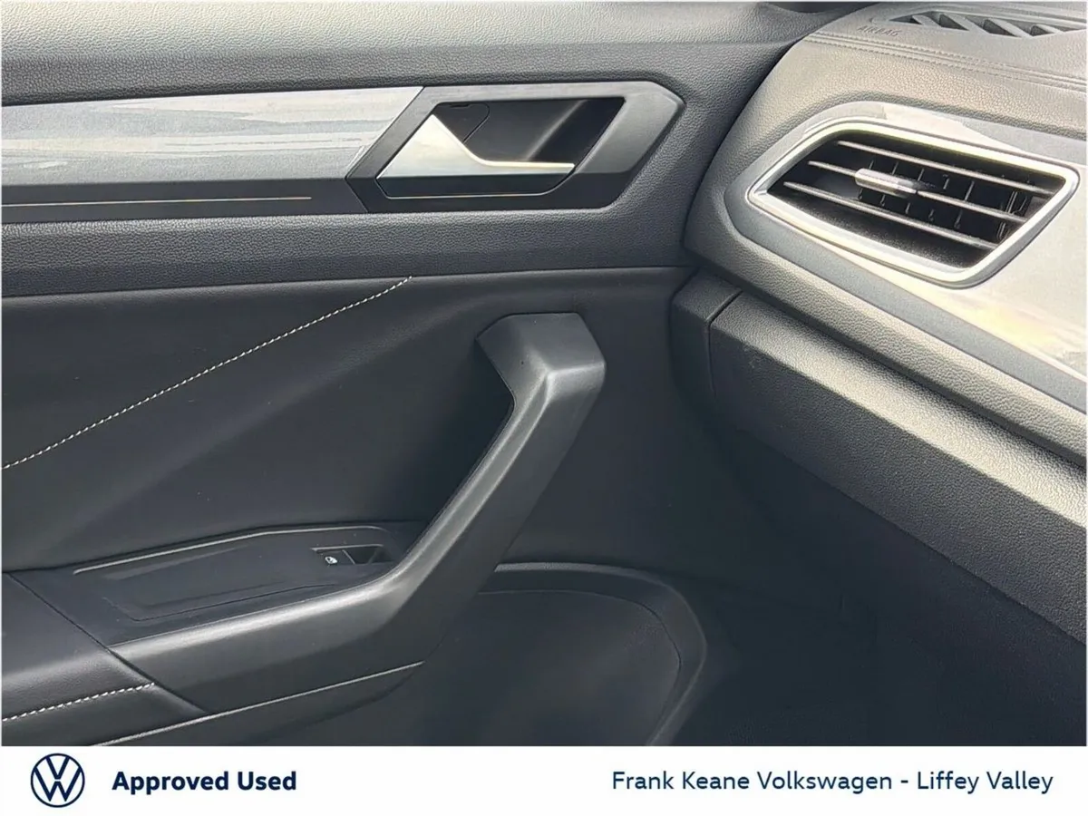 Volkswagen T-Roc SUV, Petrol, 2023, Red