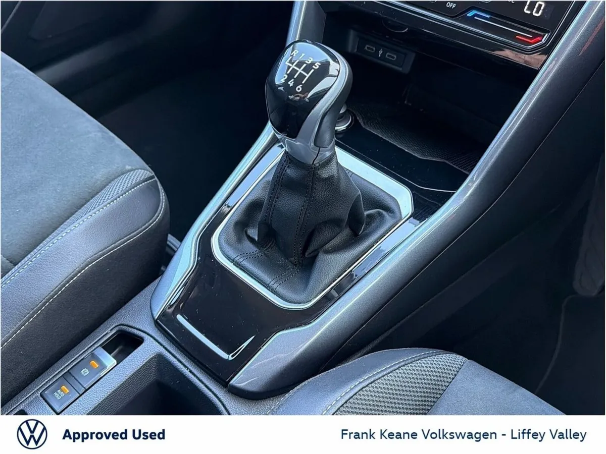 Volkswagen T-Roc SUV, Petrol, 2023, Red