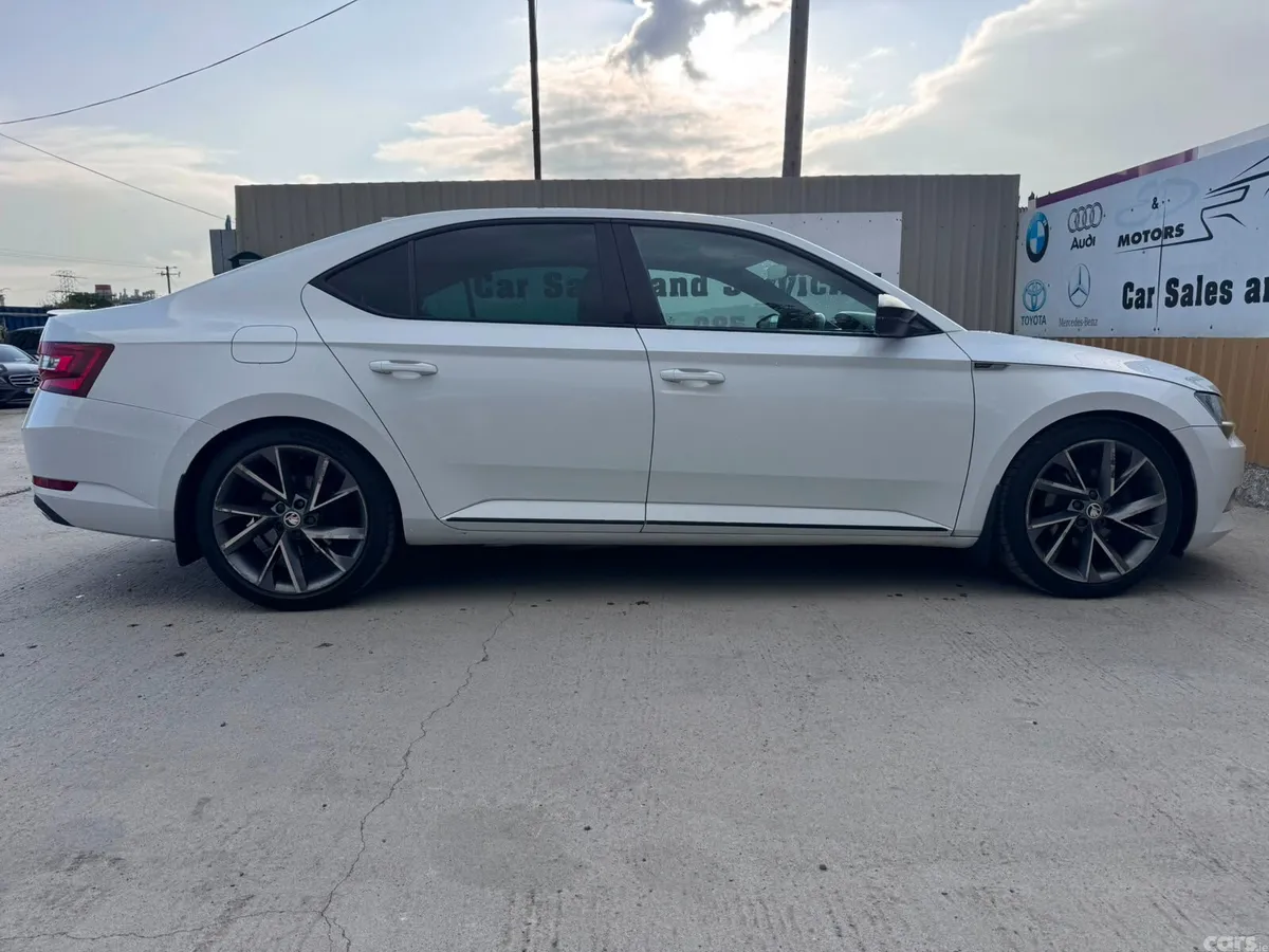 Skoda Superb Saloon, Diesel, 2018, White