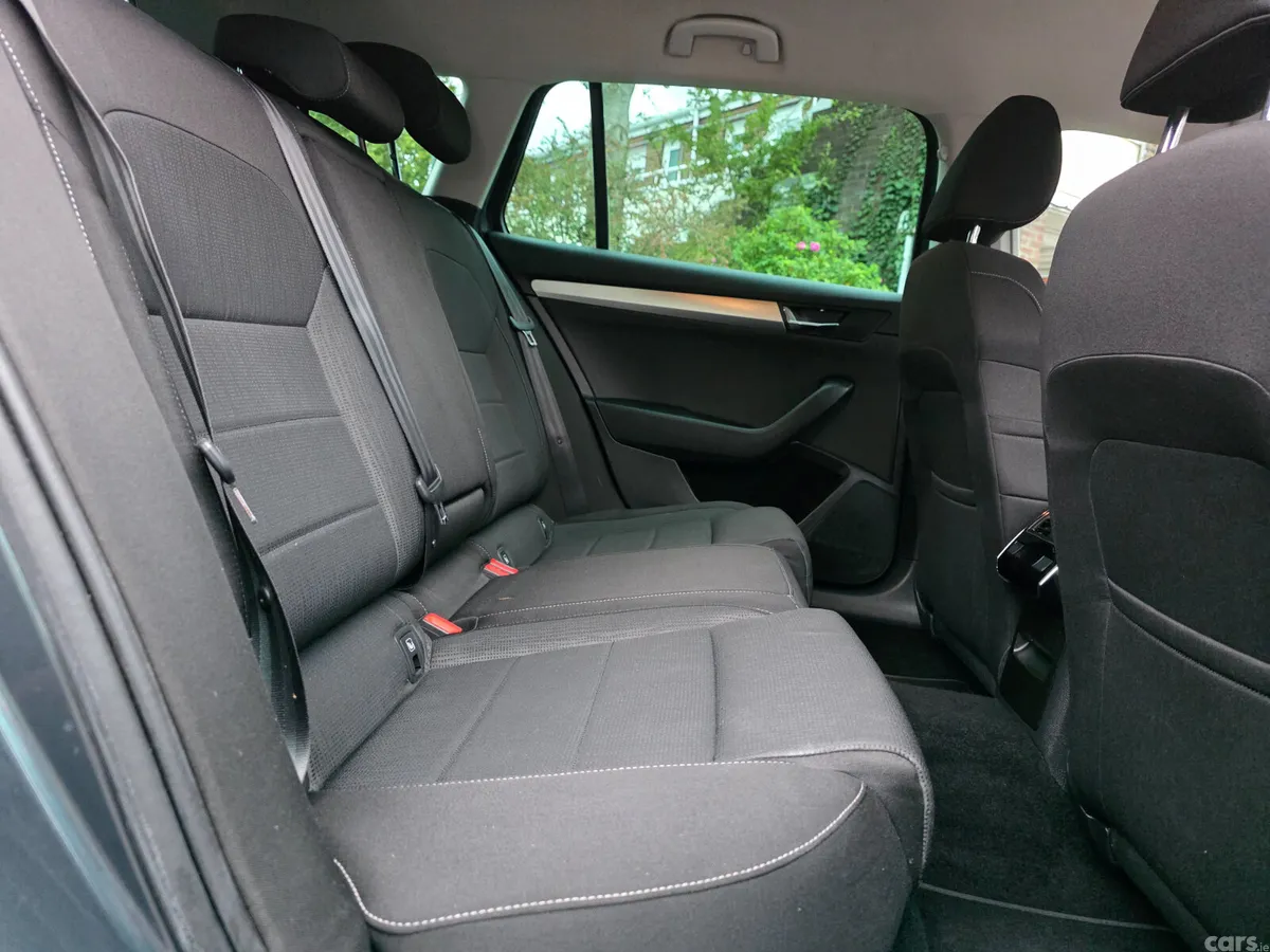 Skoda Superb Estate, Diesel, 2018, Grey