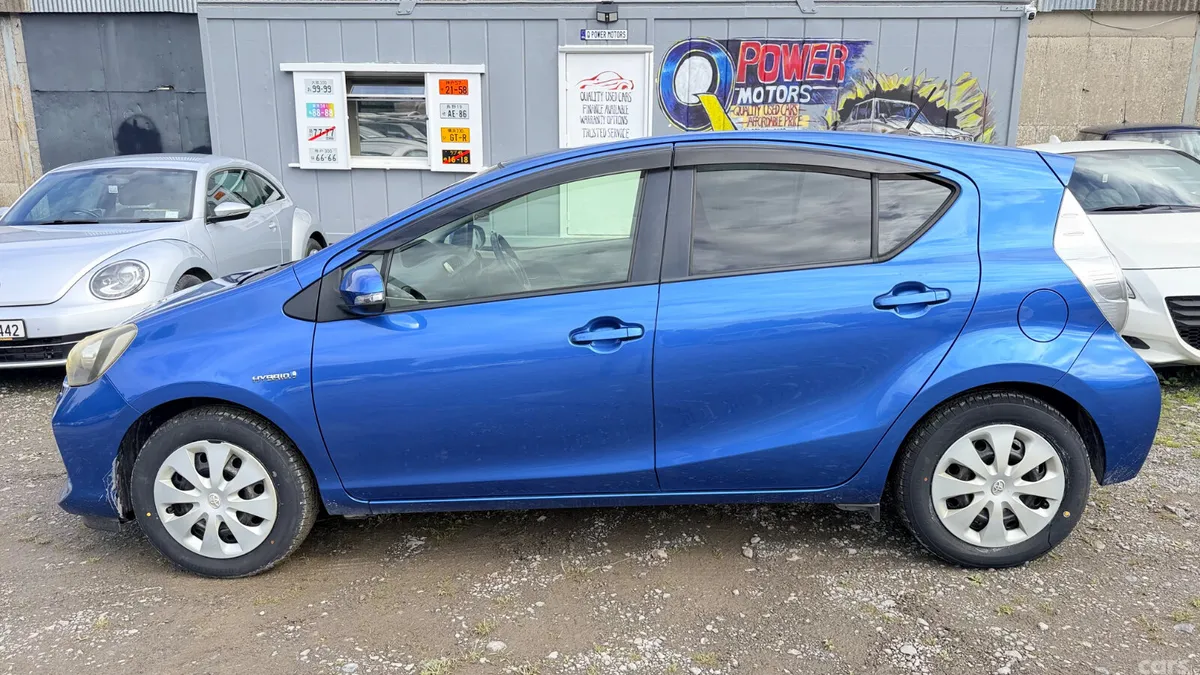 Toyota Aqua Hatchback, Petrol Hybrid, 2012, Blue