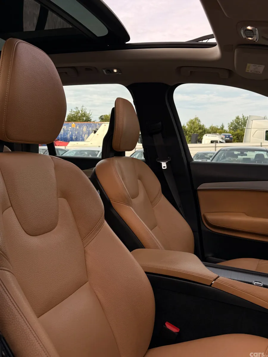 Volvo XC90 SUV, Petrol Plug-in Hybrid, 2016, Black