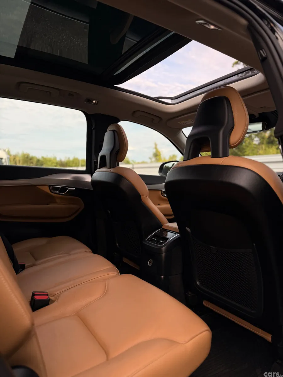Volvo XC90 SUV, Petrol Plug-in Hybrid, 2016, Black