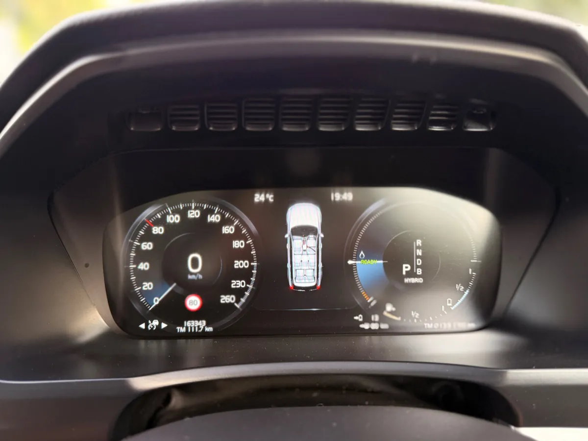 Volvo XC90 SUV, Petrol Plug-in Hybrid, 2016, Black