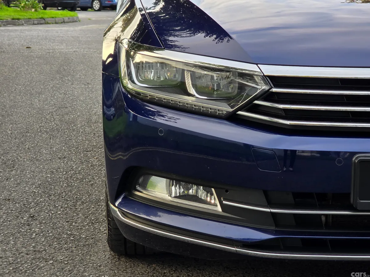 Volkswagen Passat Saloon, Diesel, 2020, Blue
