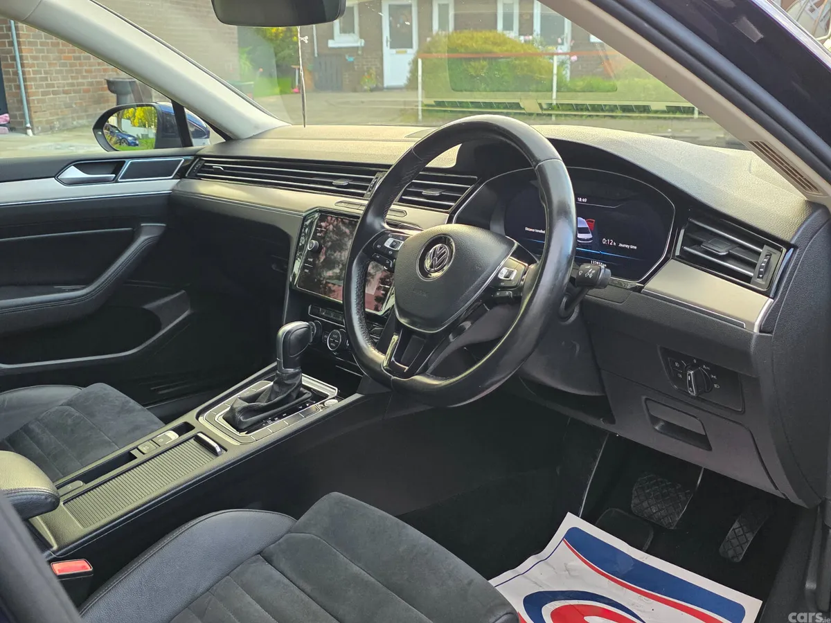 Volkswagen Passat Saloon, Diesel, 2020, Blue