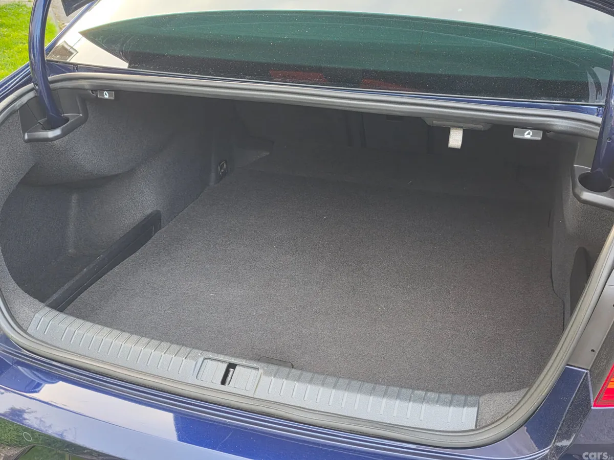 Volkswagen Passat Saloon, Diesel, 2020, Blue
