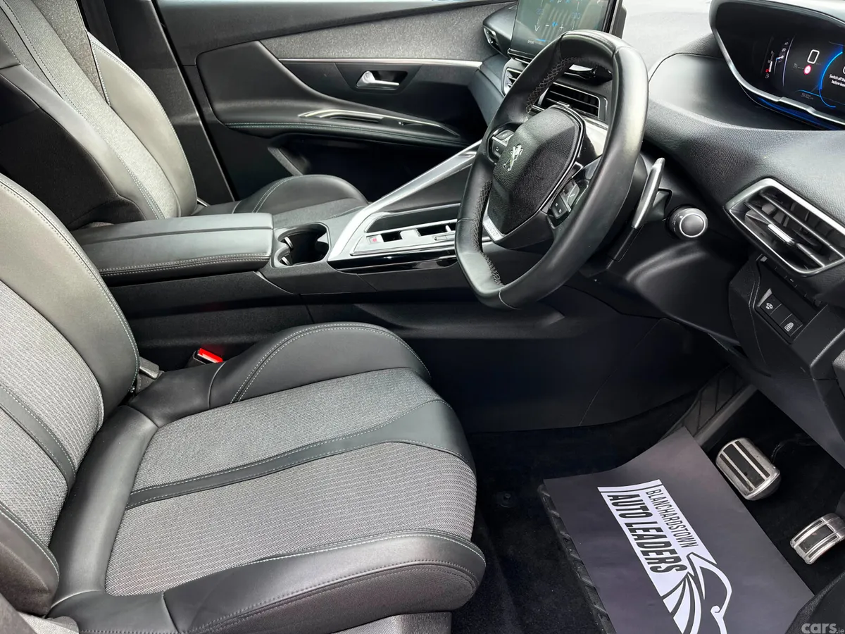 Peugeot 5008 SUV, Diesel, 2024, Black