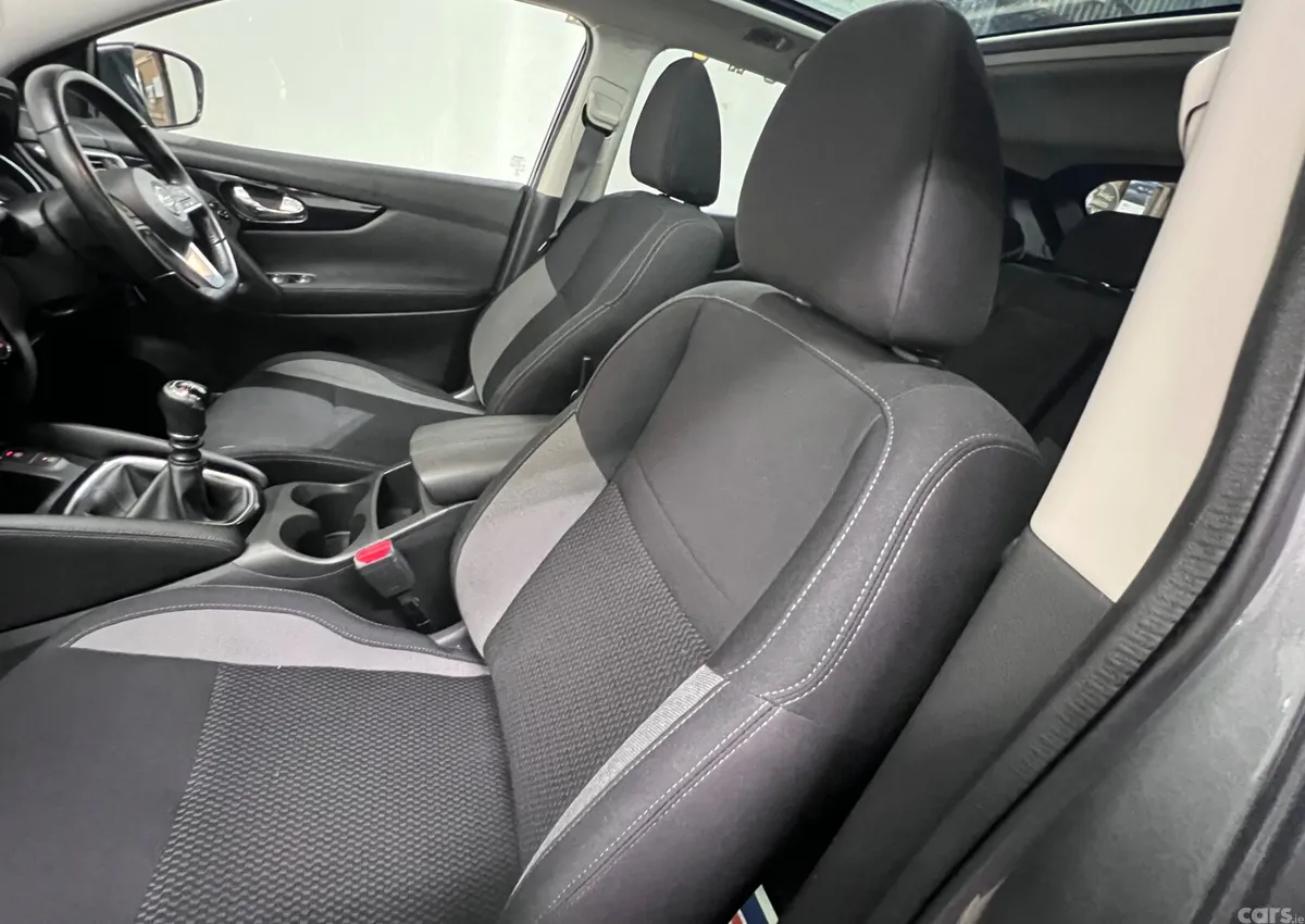 Nissan Qashqai MPV, Diesel, 2021, Grey