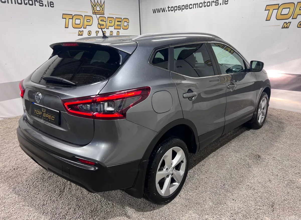 Nissan Qashqai MPV, Diesel, 2021, Grey