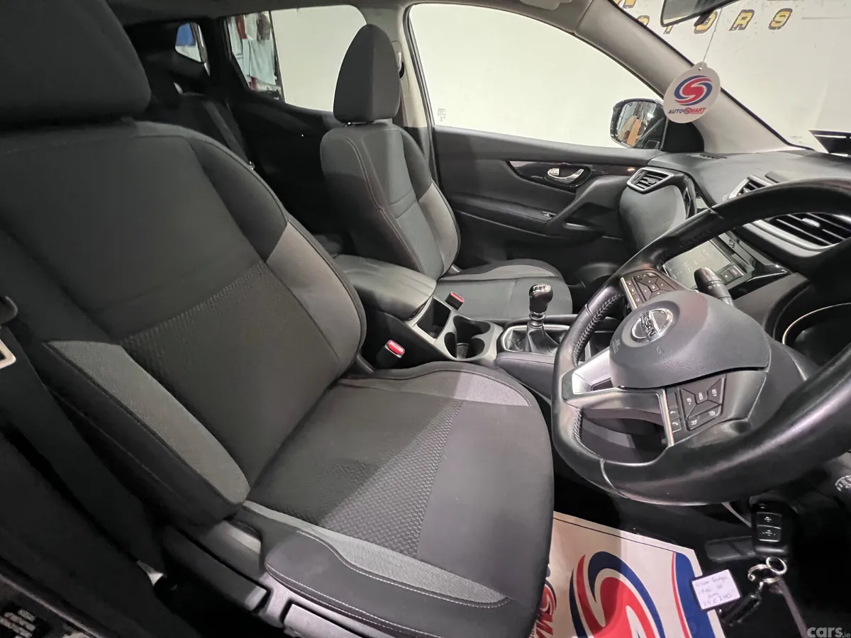 Nissan Qashqai MPV, Diesel, 2021, Grey