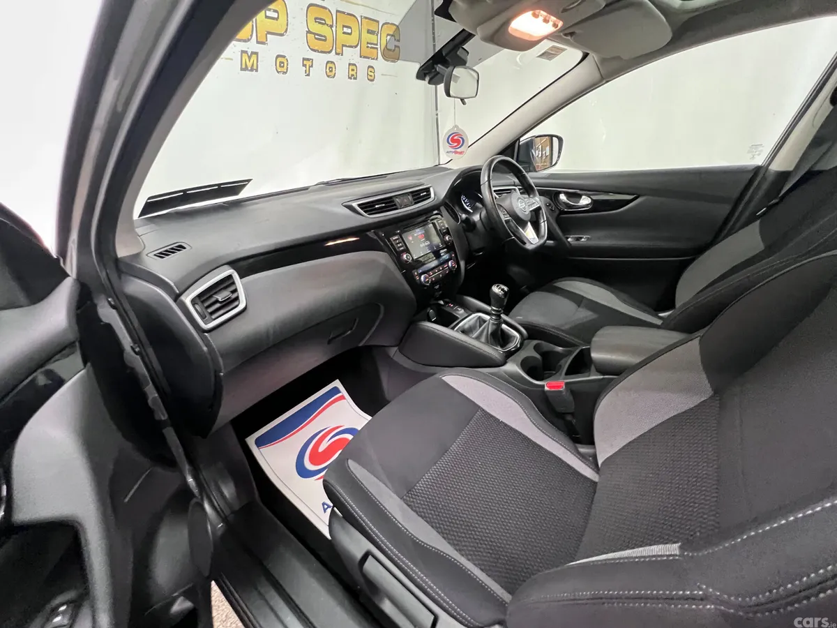 Nissan Qashqai MPV, Diesel, 2021, Grey