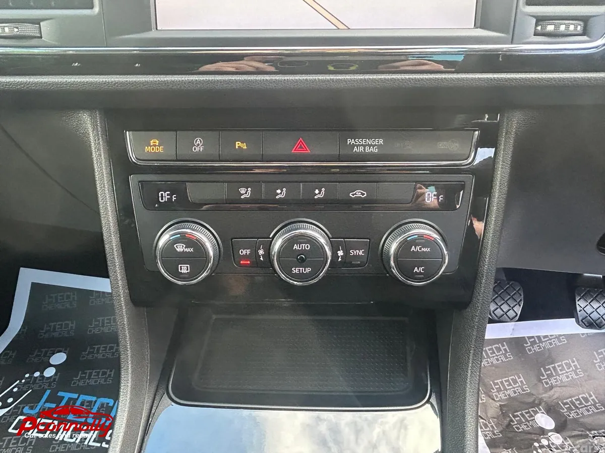 SEAT Leon Hatchback, Diesel, 2019, White
