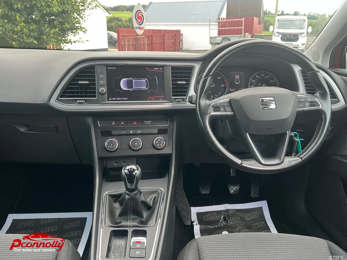 SEAT Leon Hatchback, Diesel, 2019, Red