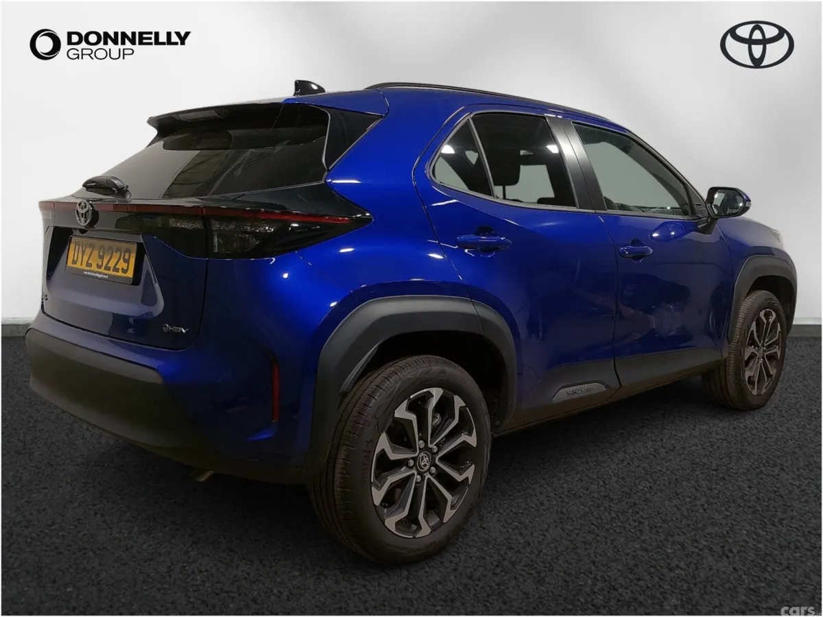 Toyota Yaris Cross Estate, Petrol Hybrid, 2026, Blue