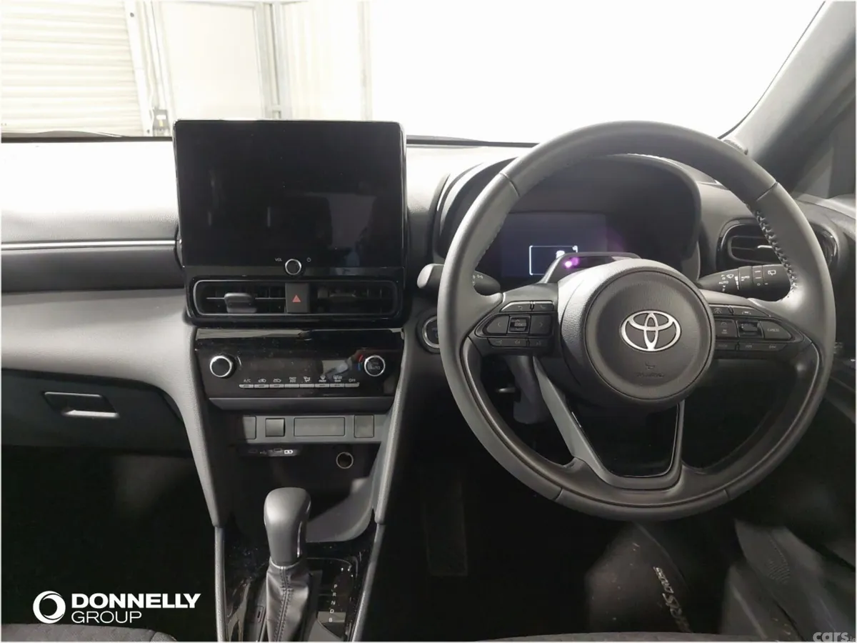 Toyota Yaris Cross Estate, Petrol Hybrid, 2026, Blue