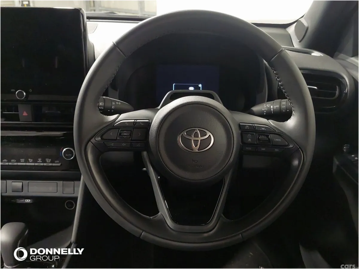 Toyota Yaris Cross Estate, Petrol Hybrid, 2026, Blue