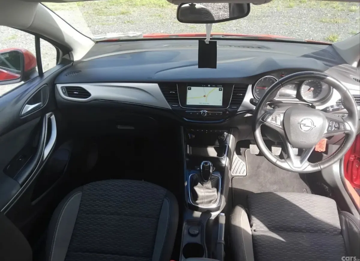 Opel Astra Hatchback, Petrol, 2020, Red