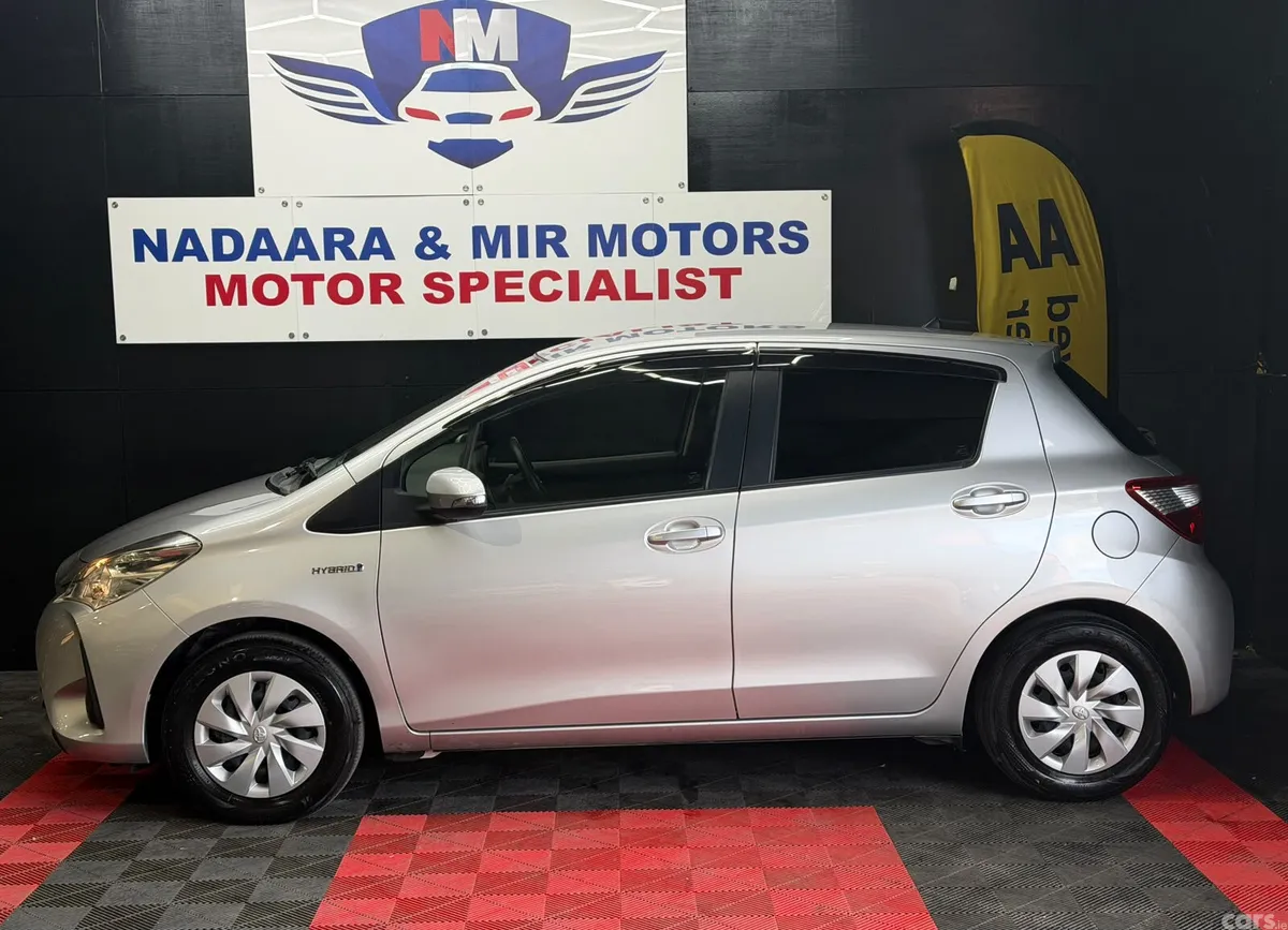 Toyota Vitz Hatchback, Petrol Hybrid, 2017, Silver