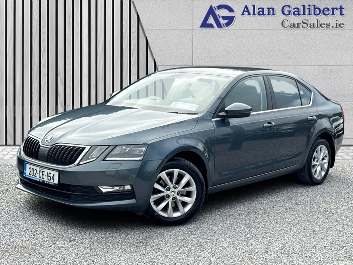 Skoda Octavia Hatchback, Petrol, 2020, Grey