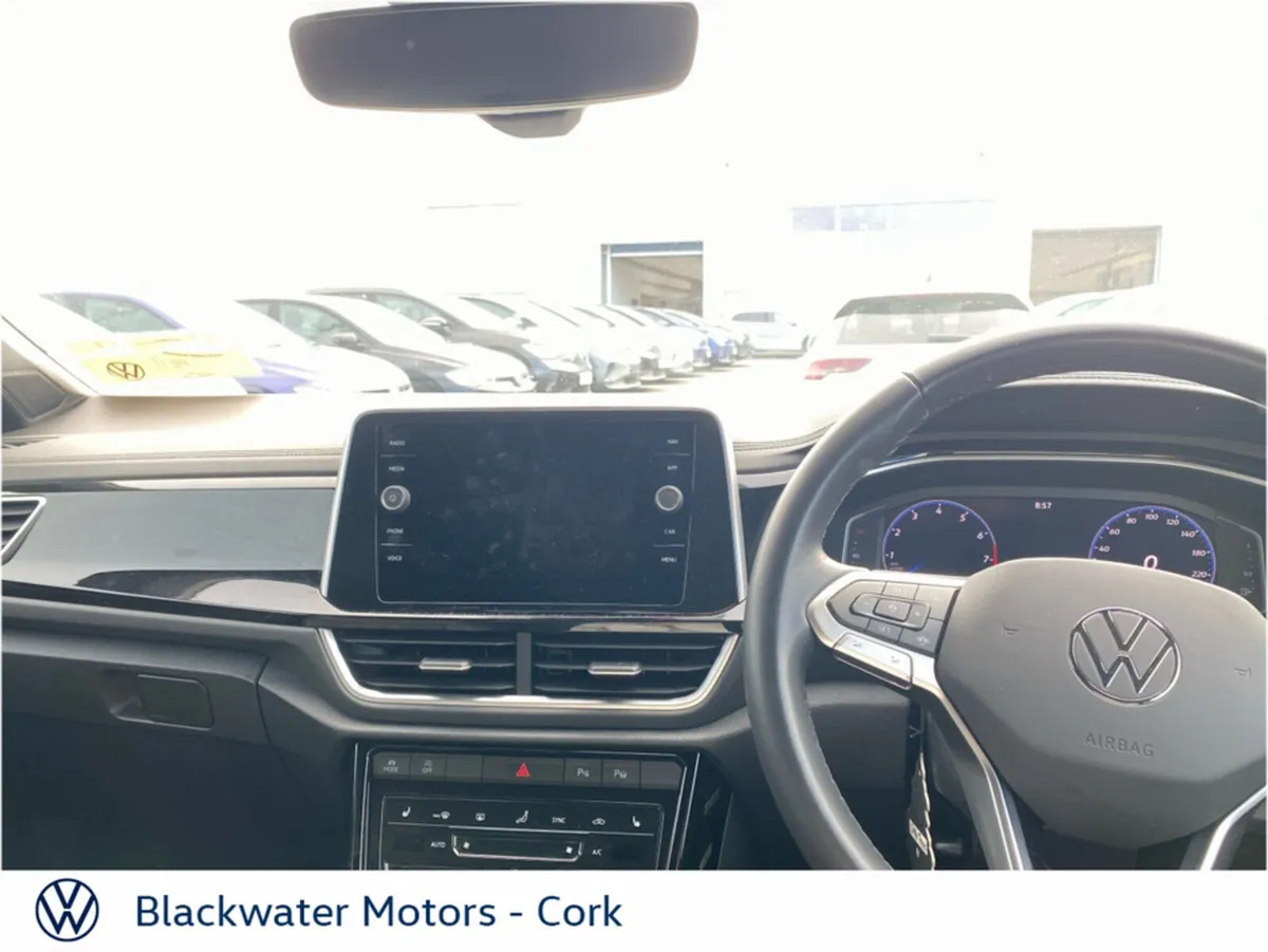 Volkswagen T-Roc SUV, Petrol, 2023, Blue