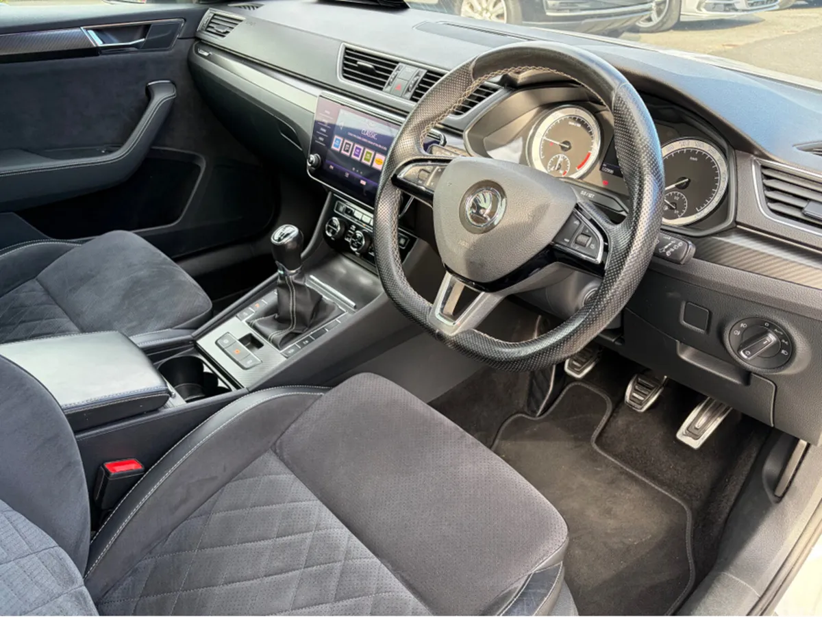 Skoda Superb Hatchback, Diesel, 2020, White