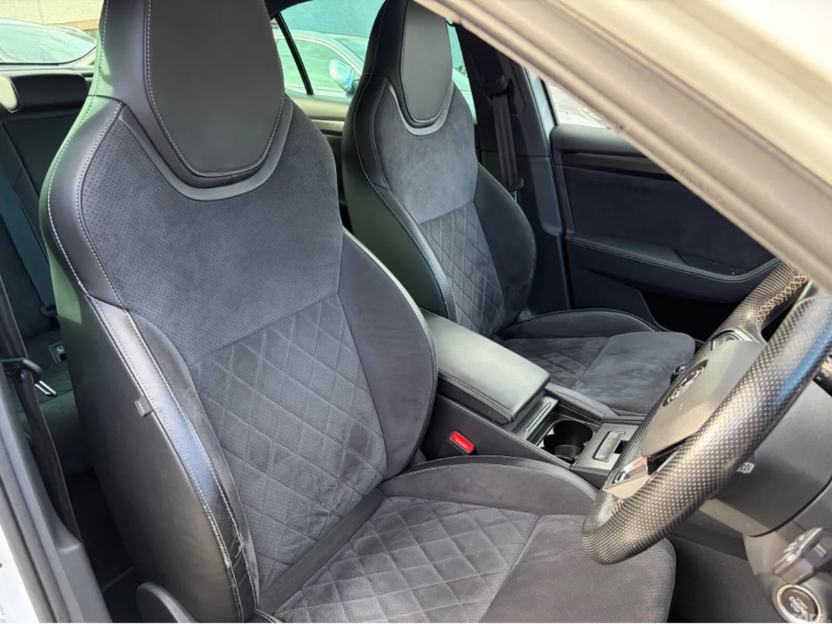 Skoda Superb Hatchback, Diesel, 2020, White