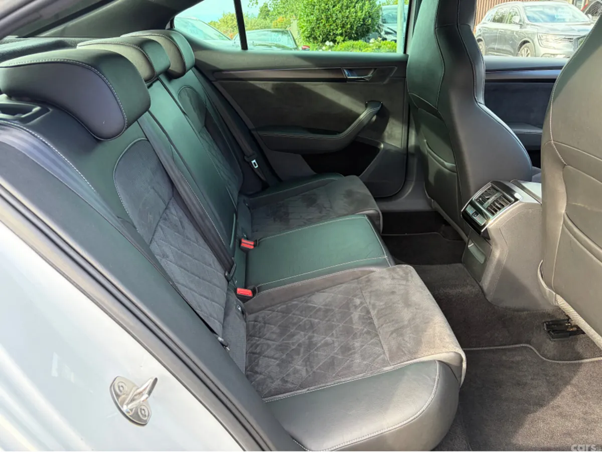Skoda Superb Hatchback, Diesel, 2020, White