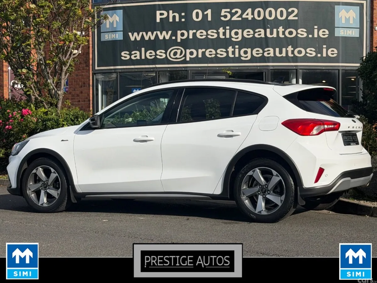 Ford Focus Hatchback, Petrol, 2021, White