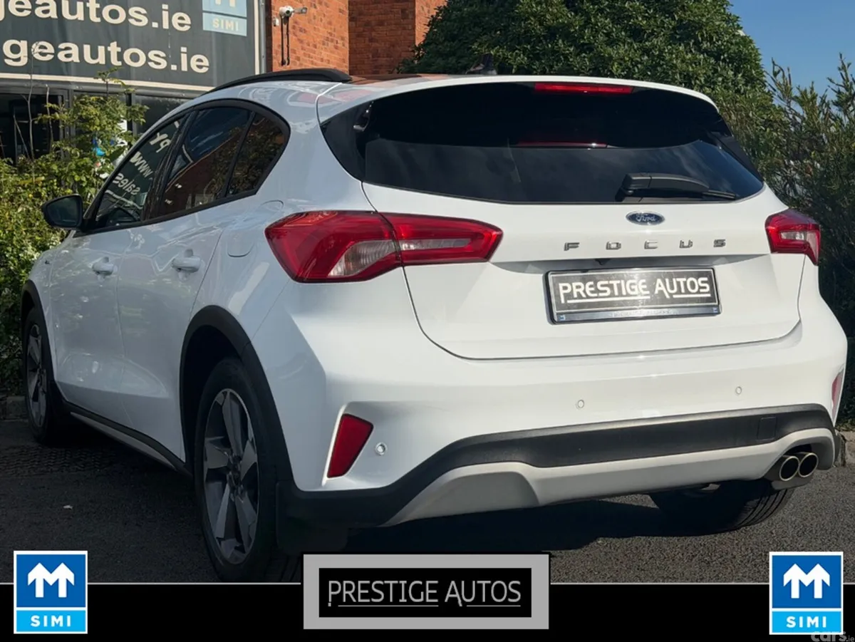 Ford Focus Hatchback, Petrol, 2021, White