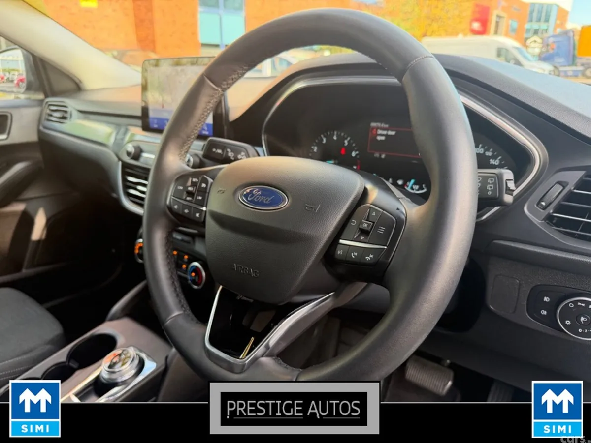Ford Focus Hatchback, Petrol, 2021, White