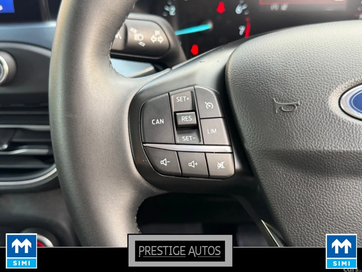 Ford Focus Hatchback, Petrol, 2021, White