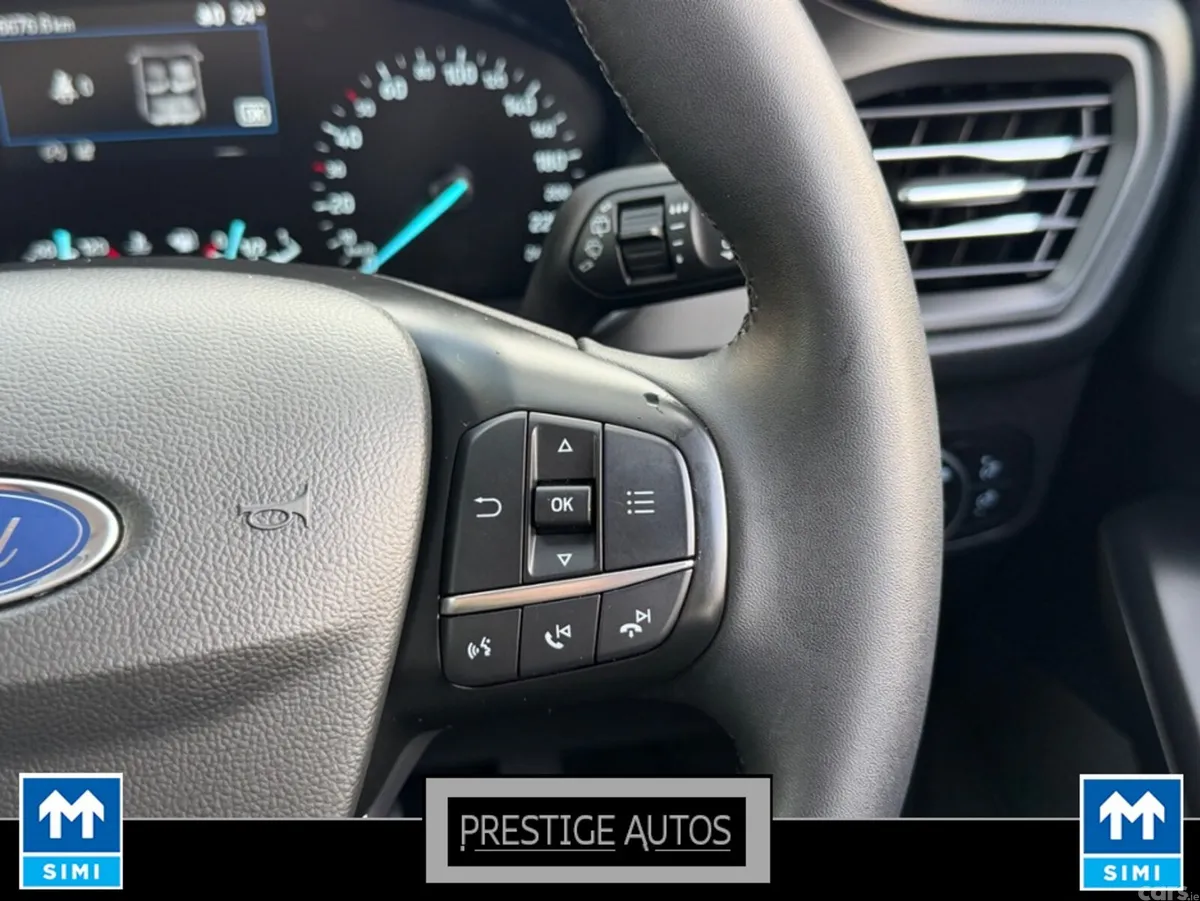 Ford Focus Hatchback, Petrol, 2021, White