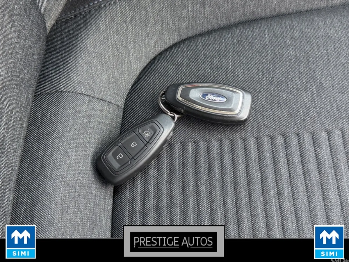 Ford Focus Hatchback, Petrol, 2021, White