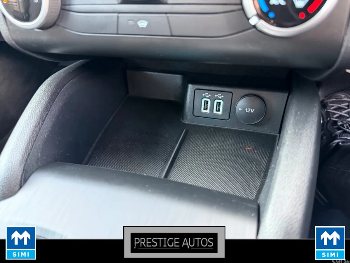 Ford Focus Hatchback, Petrol, 2021, White
