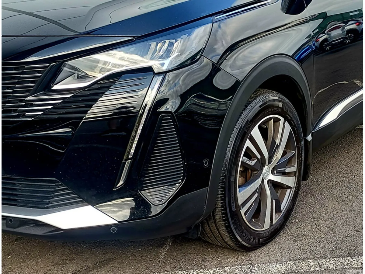 Peugeot 5008 MPV, Diesel, 2024, Black
