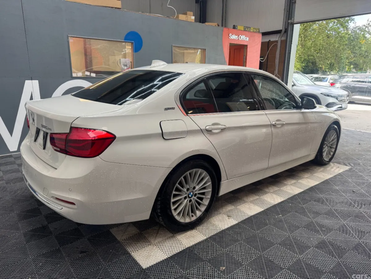 BMW 3-Series Saloon, Petrol, 2017, White