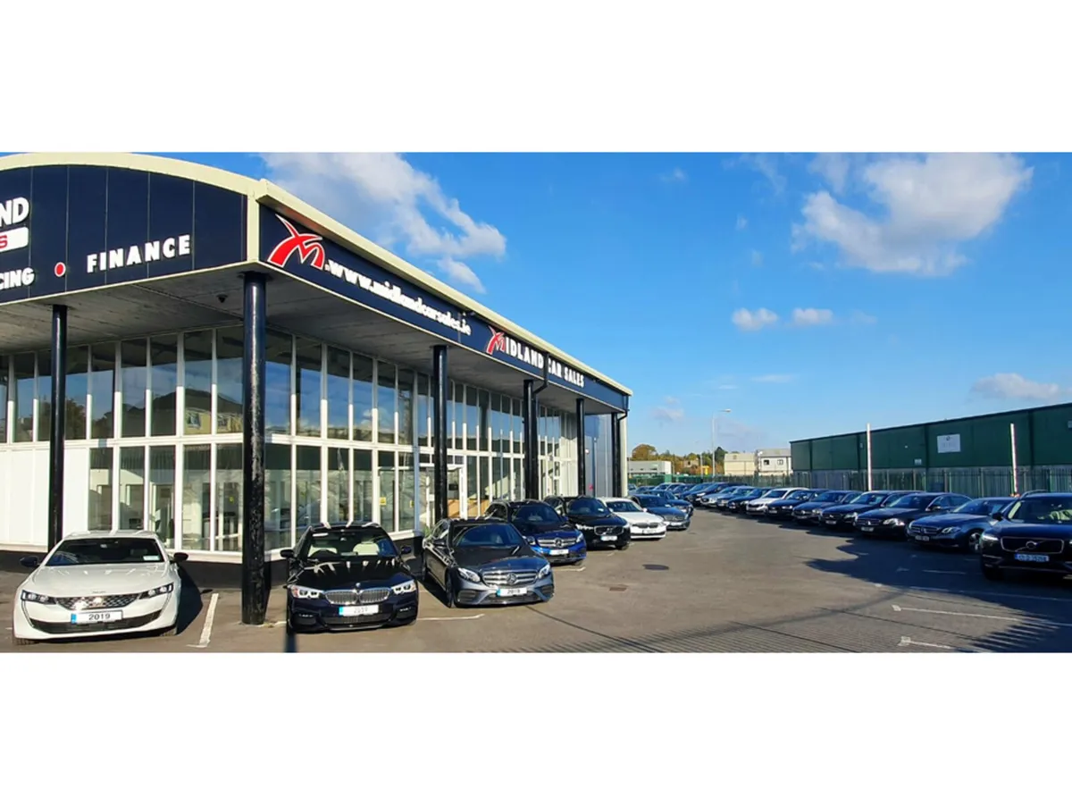 Peugeot 5008 MPV, Diesel, 2024, Black