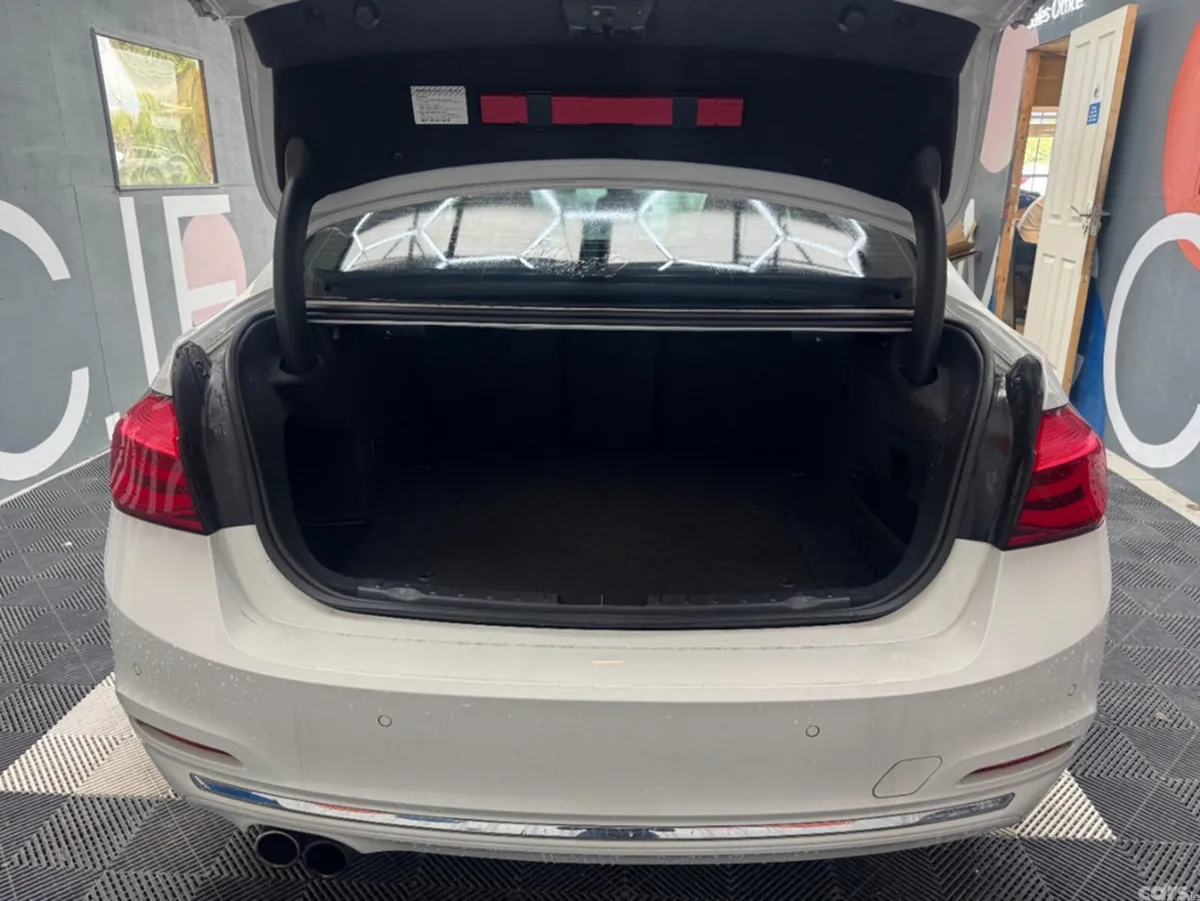 BMW 3-Series Saloon, Petrol, 2017, White