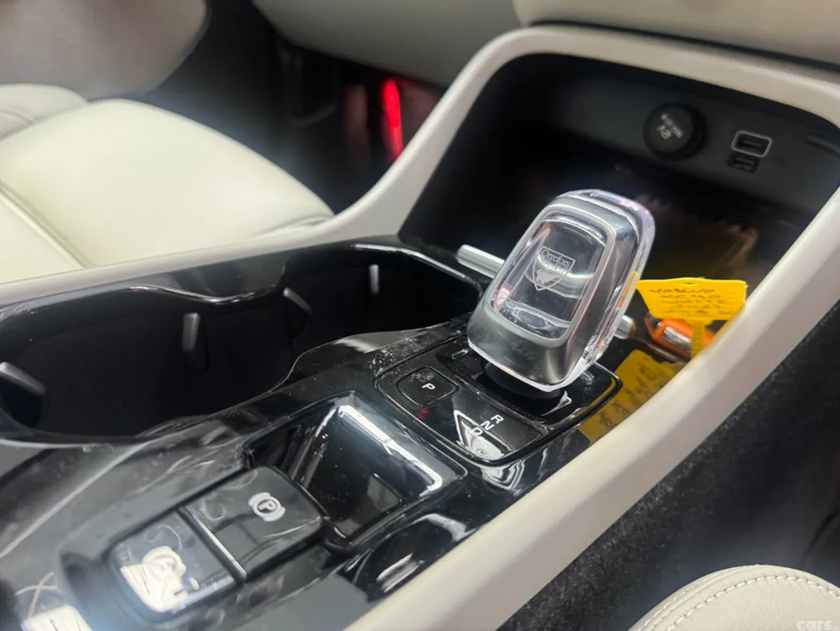 Volvo XC40 SUV, Petrol, 2021, White