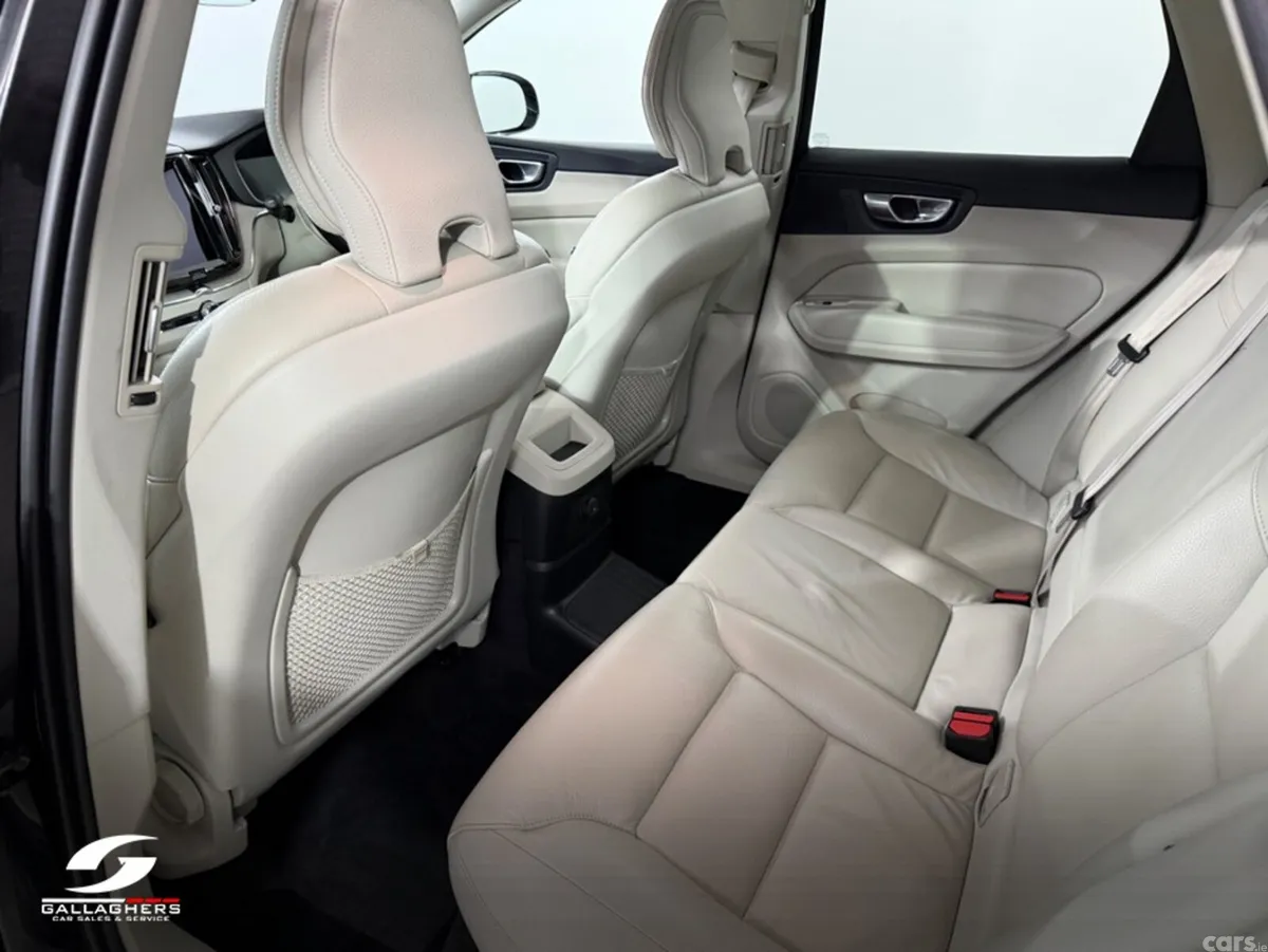 Volvo XC60 SUV, Petrol Plug-in Hybrid, 2023, Black