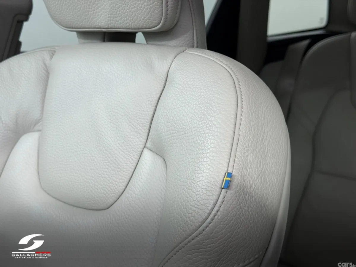 Volvo XC60 SUV, Petrol Plug-in Hybrid, 2023, Black